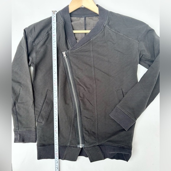 LULULEMON Mula Asymmetrical Jacket Bundle Wrap Zip Moto. Angle zip - Picture 11 of 11